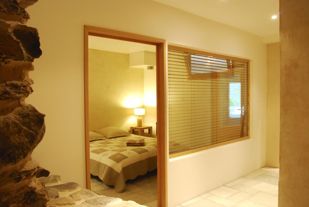 La Ferme De Beaute Bed & Breakfast Chateauroux-les-Alpes Oda fotoğraf