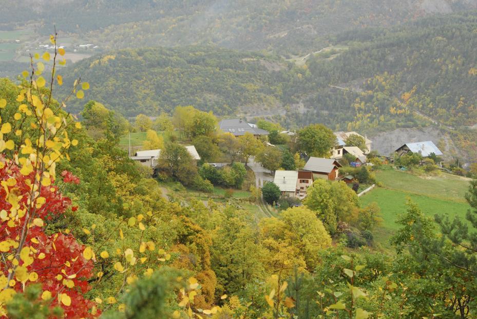 La Ferme De Beaute Bed & Breakfast Chateauroux-les-Alpes Dış mekan fotoğraf