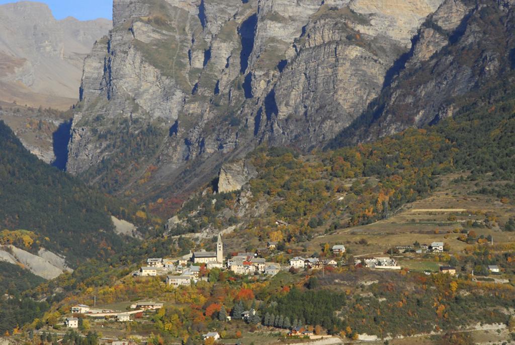 La Ferme De Beaute Bed & Breakfast Chateauroux-les-Alpes Dış mekan fotoğraf